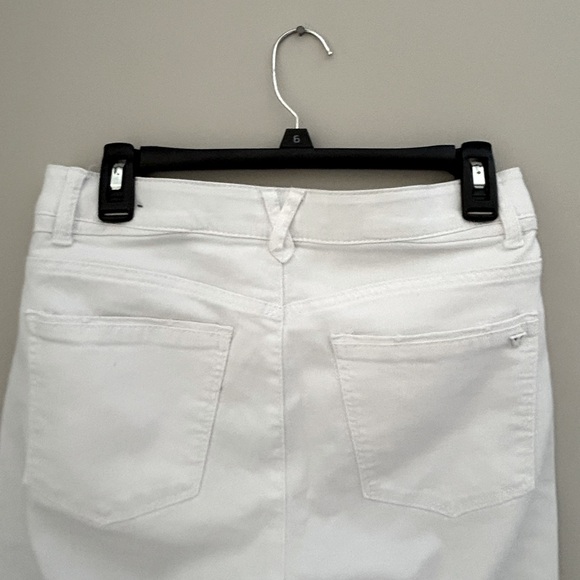 Wit & Wisdom ‘Ab'Solution Raw Hem High Waist Crop Slim Jeans. - Picture 10 of 15